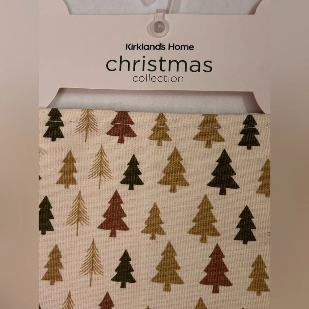 KIRKLAND’S HOME CHRISTMAS COLLECTION Christmas Tree Pattern Pet Bandana 22”x10”